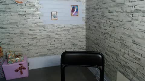 Snapshot of _snow_queen__ chatting on December 12, 2024, 7:37 pm Rachel online show from December 12, 2024, 7:37 pm