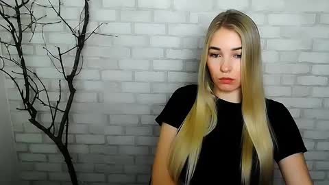 Snapshot of _snow_queen__ chatting on December 15, 2024, 2:05 pm Rachel online show from December 15, 2024, 2:05 pm