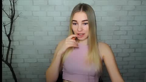 Snapshot of _snow_queen__ chatting on December 31, 2024, 7:42 am Rachel online show from December 31, 2024, 7:42 am