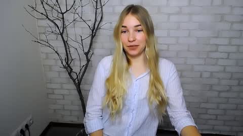 Snapshot of _snow_queen__ chatting on January 4, 2025, 9:21 am Rachel online show from January 4, 2025, 9:21 am