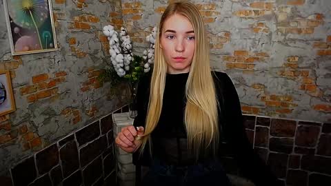 Snapshot of _snow_queen__ chatting on January 7, 2025, 12:41 pm Rachel online show from January 7, 2025, 12:41 pm