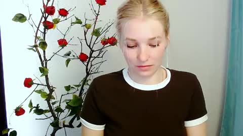 Snapshot of _snow_queen__ chatting on April 29, 2026, 1:04 pm Rachel online show from April 29, 2026, 1:04 pm