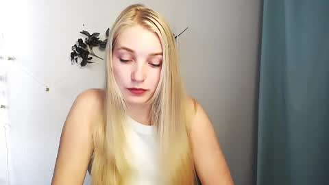 Snapshot of _snow_queen__ chatting on May 19, 2026, 11:27 am Rachel online show from May 19, 2026, 11:27 am