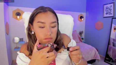 Sophie  online show from February 6, 2026, 3:37 pm