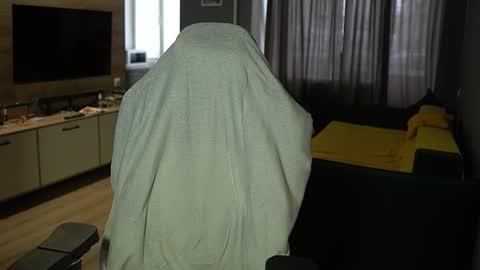 OLIVERpvt is open online show from February 3, 2026, 6:22 am