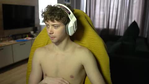 OLIVERpvt is open online show from March 8, 2026, 8:18 am