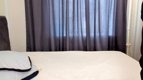 OLIVERpvt is open online show from April 26, 2026, 1:09 pm