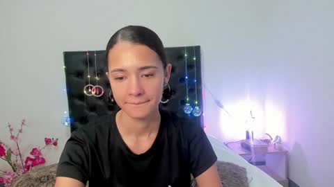 Snapshot of _sussi_ chatting on December 20, 2024, 1:43 pm Sussi online show from December 20, 2024, 1:43 pm