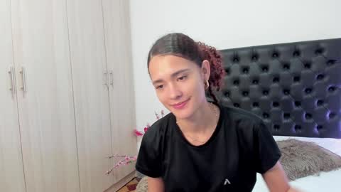 Snapshot of _sussi_ chatting on February 8, 2025, 2:49 pm Sussi online show from February 8, 2025, 2:49 pm