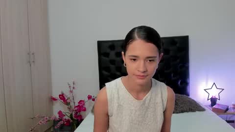 Snapshot of _sussi_ chatting on February 12, 2025, 1:27 pm Sussi online show from February 12, 2025, 1:27 pm