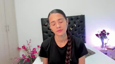 Snapshot of _sussi_ chatting on February 17, 2025, 1:10 pm Sussi online show from February 17, 2025, 1:10 pm