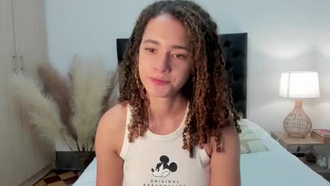 Sussi online show from November 7, 2025, 2:06 pm