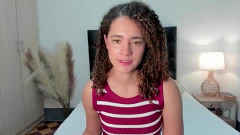 Sussi online show from November 26, 2025, 1:34 pm