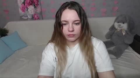 Lana online show from February 19, 2025, 7:28 am