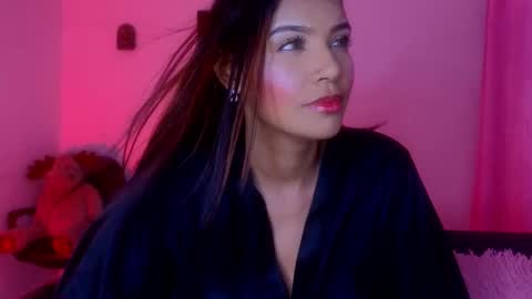   0900 p.m a 0500 a.m Colombia time UTC -5  online show from March 16, 2026, 2:06 am