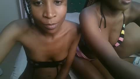Snapshot of _sweetebony_r chatting on February 4, 2026, 4:46 pm _sweetebony_r online show from February 4, 2026, 4:46 pm