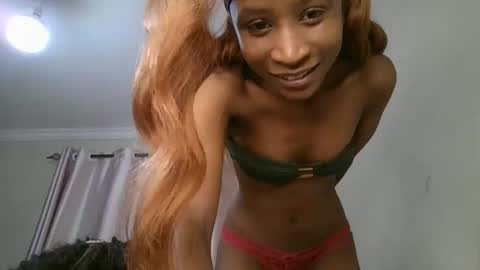 Snapshot of _sweetebony_r chatting on February 19, 2026, 7:04 am _sweetebony_r online show from February 19, 2026, 7:04 am