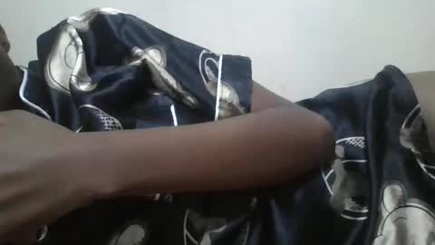 Snapshot of _sweetebony_r chatting on March 1, 2026, 8:11 pm _sweetebony_r online show from March 1, 2026, 8:11 pm