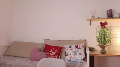 Annie online show from January 6, 2025, 4:26 am