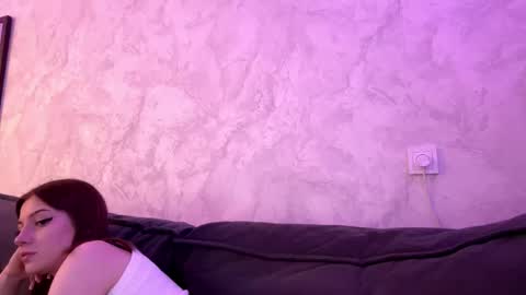 Lovely 3 online show from October 16, 2025, 12:39 pm
