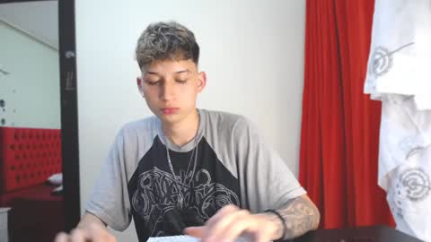 Snapshot of _thomas_hot_ chatting on December 31, 2024, 5:55 am Thomas online show from December 31, 2024, 5:55 am