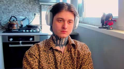 _torfin_ online show from April 20, 2026, 6:05 am