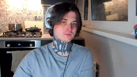 _torfin_ online show from April 23, 2026, 10:01 pm