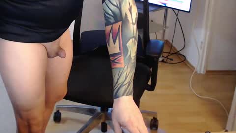 Snapshot of _trythis_ chatting on December 14, 2025, 7:03 am _trythis_ online show from December 14, 2025, 7:03 am