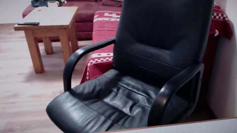 Snapshot of _trythis_ chatting on February 1, 2026, 5:44 pm _trythis_ online show from February 1, 2026, 5:44 pm