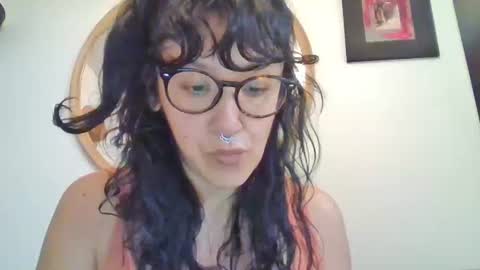 _tutti_frutti_ online show from January 7, 2026, 2:47 am