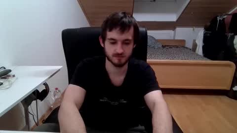 Snapshot of _v_l_a_d_ chatting on December 15, 2025, 7:40 pm Vlad online show from December 15, 2025, 7:40 pm