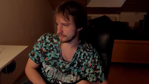 Snapshot of _v_l_a_d_ chatting on February 26, 2026, 3:44 pm Vlad online show from February 26, 2026, 3:44 pm