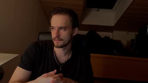 Snapshot of _v_l_a_d_ chatting on March 3, 2026, 11:21 pm Vlad online show from March 3, 2026, 11:21 pm