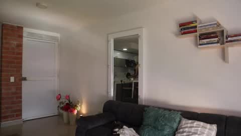 Anastasia Vahos online show from November 25, 2025, 5:13 pm