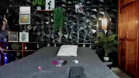 _valentina_69 online show from September 10, 2025, 2:39 pm