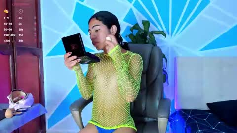 Valeria Montes online show from September 17, 2025, 6:04 am