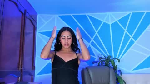 Valeria Montes online show from October 1, 2025, 11:55 pm