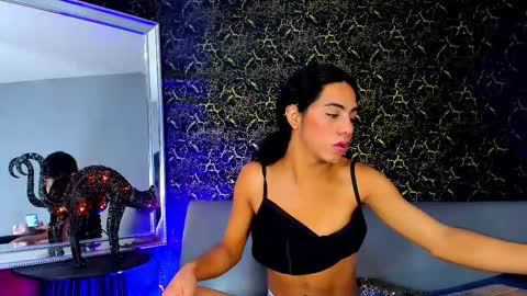 Valeria Montes online show from October 15, 2025, 7:36 pm