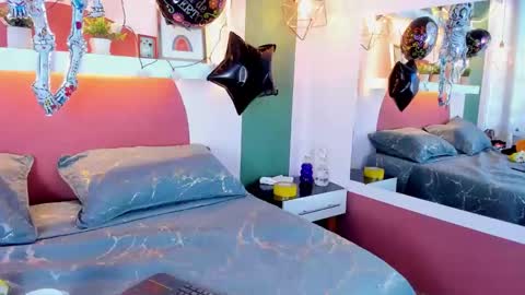 _valeryboobs_ online show from October 24, 2025, 1:18 pm