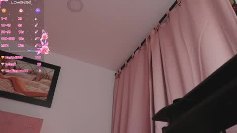 Snapshot of _victoria_florez chatting on March 5, 2025, 1:21 am VICTORIA online show from March 5, 2025, 1:21 am