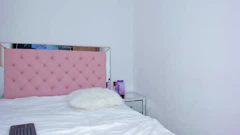 Violeta online show from March 12, 2025, 4:08 am