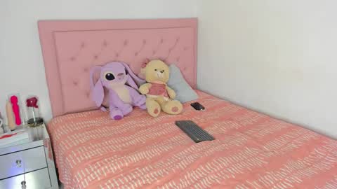 Violeta online show from October 4, 2025, 12:52 am