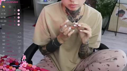 Alis online show from September 20, 2025, 10:49 am