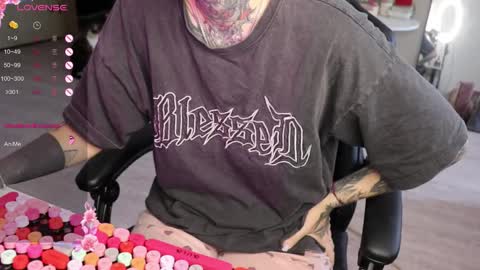 Alis online show from November 2, 2025, 7:44 am