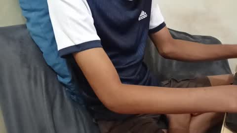 _vov_ online show from December 13, 2024, 12:39 pm