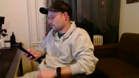 Snapshot of _whoisthatguy_ chatting on December 18, 2025, 3:51 pm _whoisthatguy_ online show from December 18, 2025, 3:51 pm