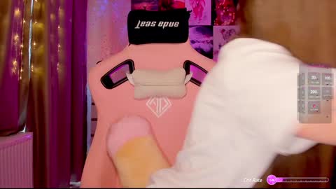 Enni online show from January 14, 2025, 8:31 am