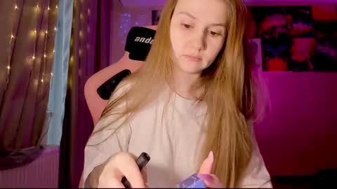 Enni online show from February 11, 2025, 7:33 am