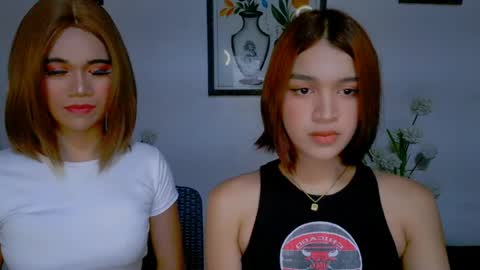 _xxlilly online show from April 28, 2026, 2:33 pm