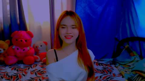 _xxlilly online show from May 19, 2026, 6:31 am